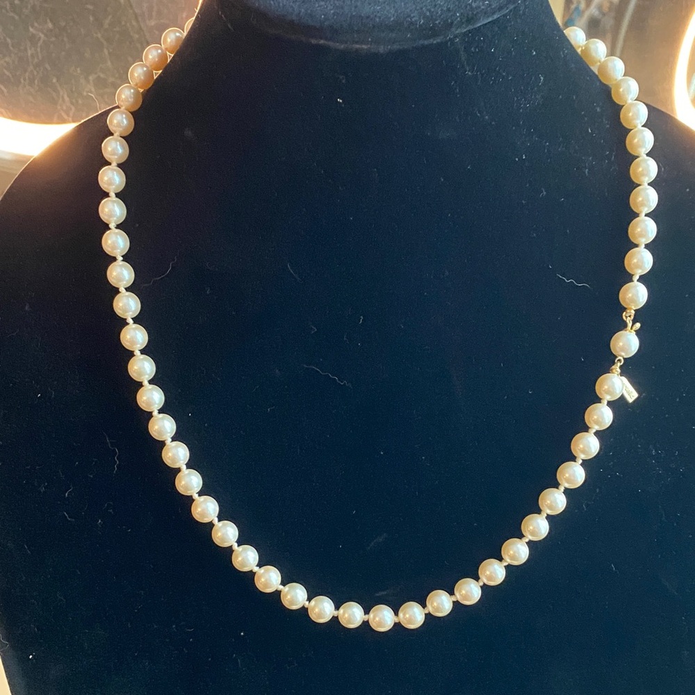 Classic Pearl Bead Necklace in Cream